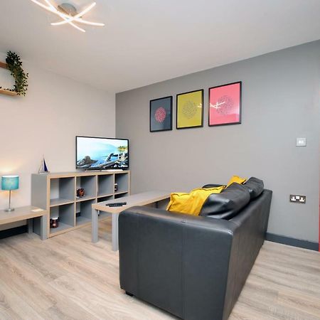 سوانسي Stone'S Throw City Centre - Tv In Every Bedroom! المظهر الخارجي الصورة